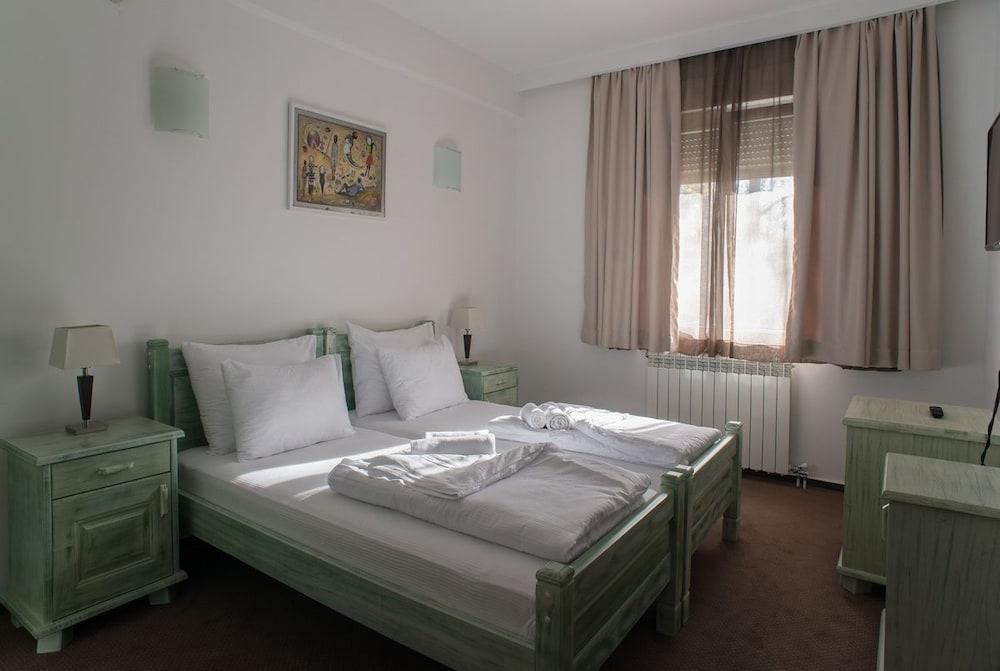 Hotel Trim Nikšić Bagian luar foto