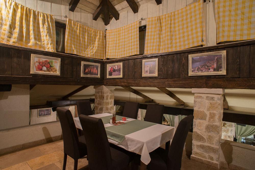 Hotel Trim Nikšić Bagian luar foto