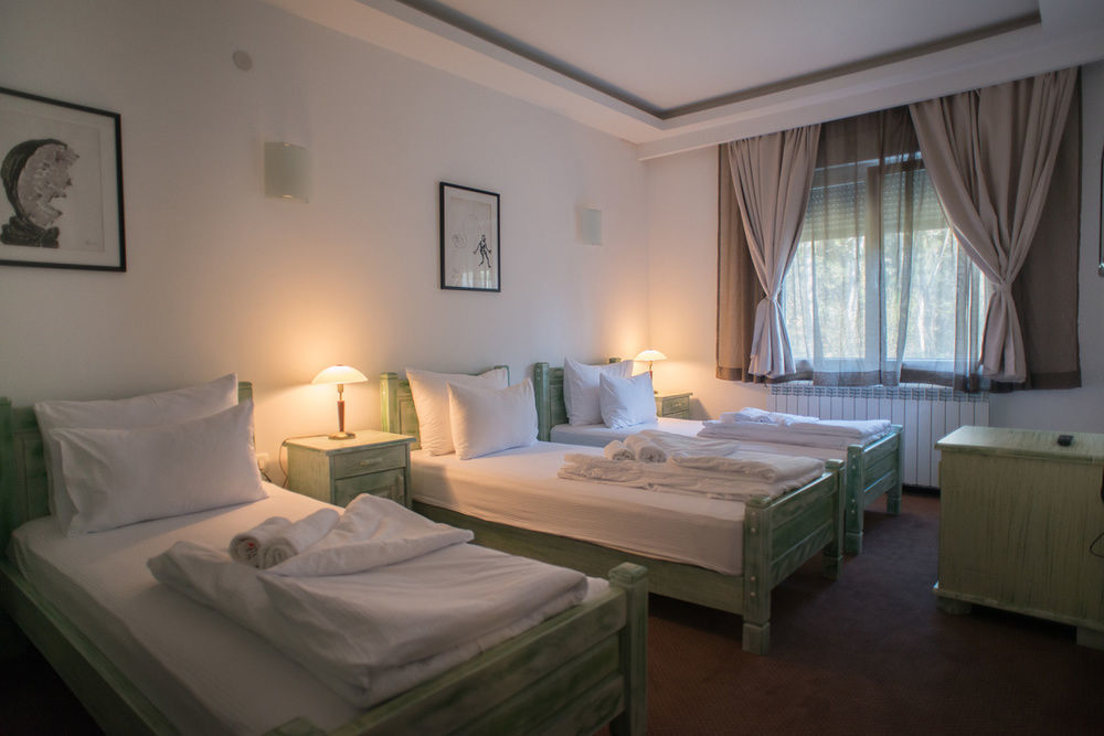 Hotel Trim Nikšić Bagian luar foto